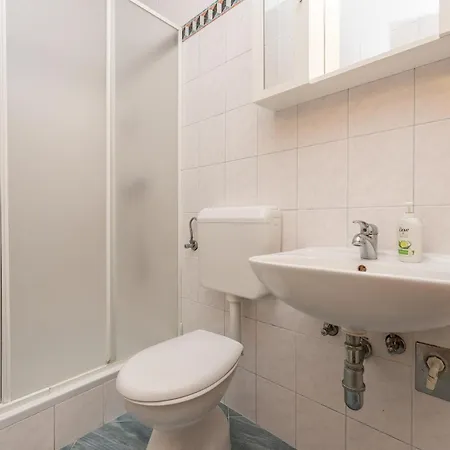 1 Bedroom Cozy In