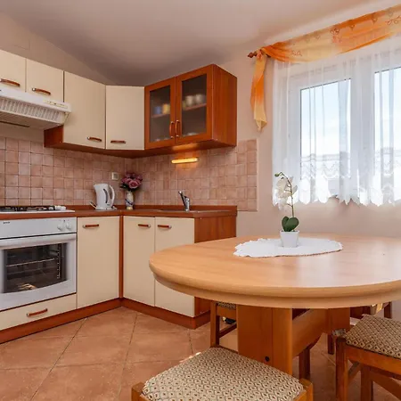 1 Bedroom Cozy In * Sveti Filip i Jakov