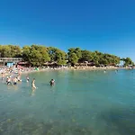 Lovely In Apartman Sveti Filip i Jakov