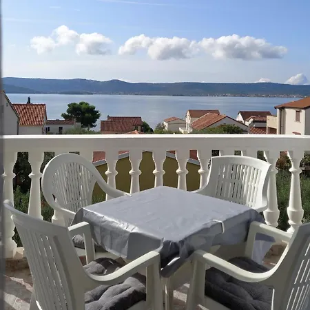 Apartment Lovely In With Kitchen Sveti Filip i Jakov