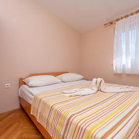 1 Bedroom Cozy In *