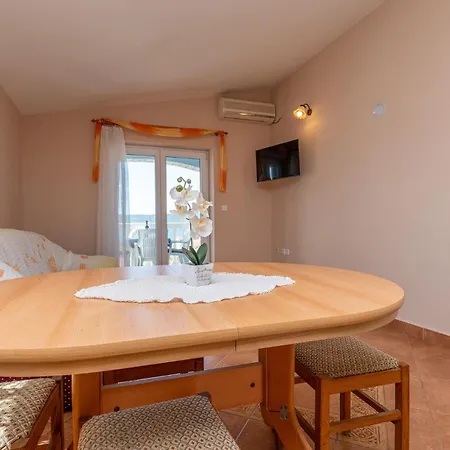 Lovely In With Kitchen