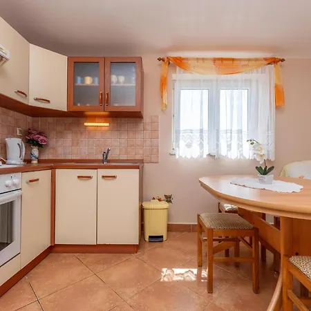 Lovely In With Kitchen *