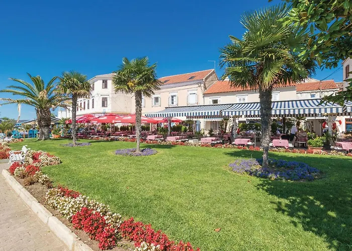 Lovely In Sveti Filip i Jakov
